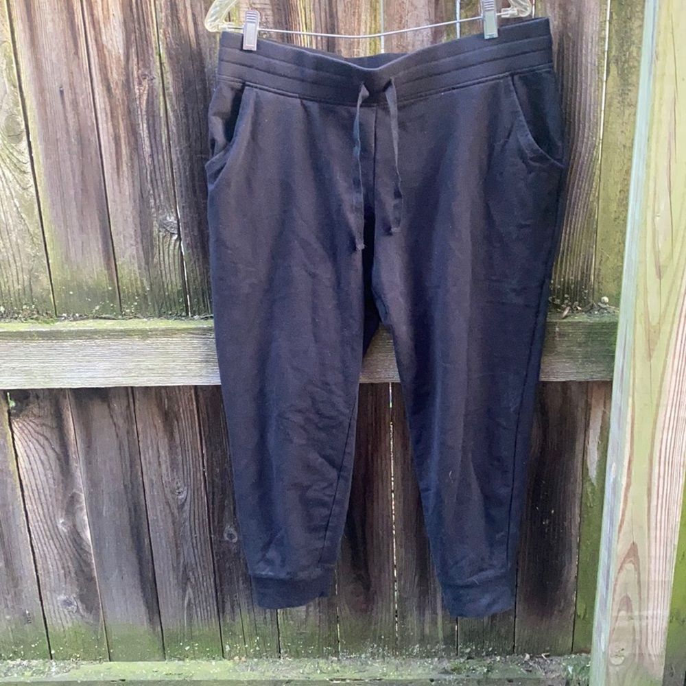 St. John’s Bay sweat pants sz. L